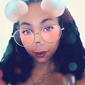 Meet your Posher, Janel